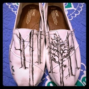 Hand painted Toms size 9 women’s